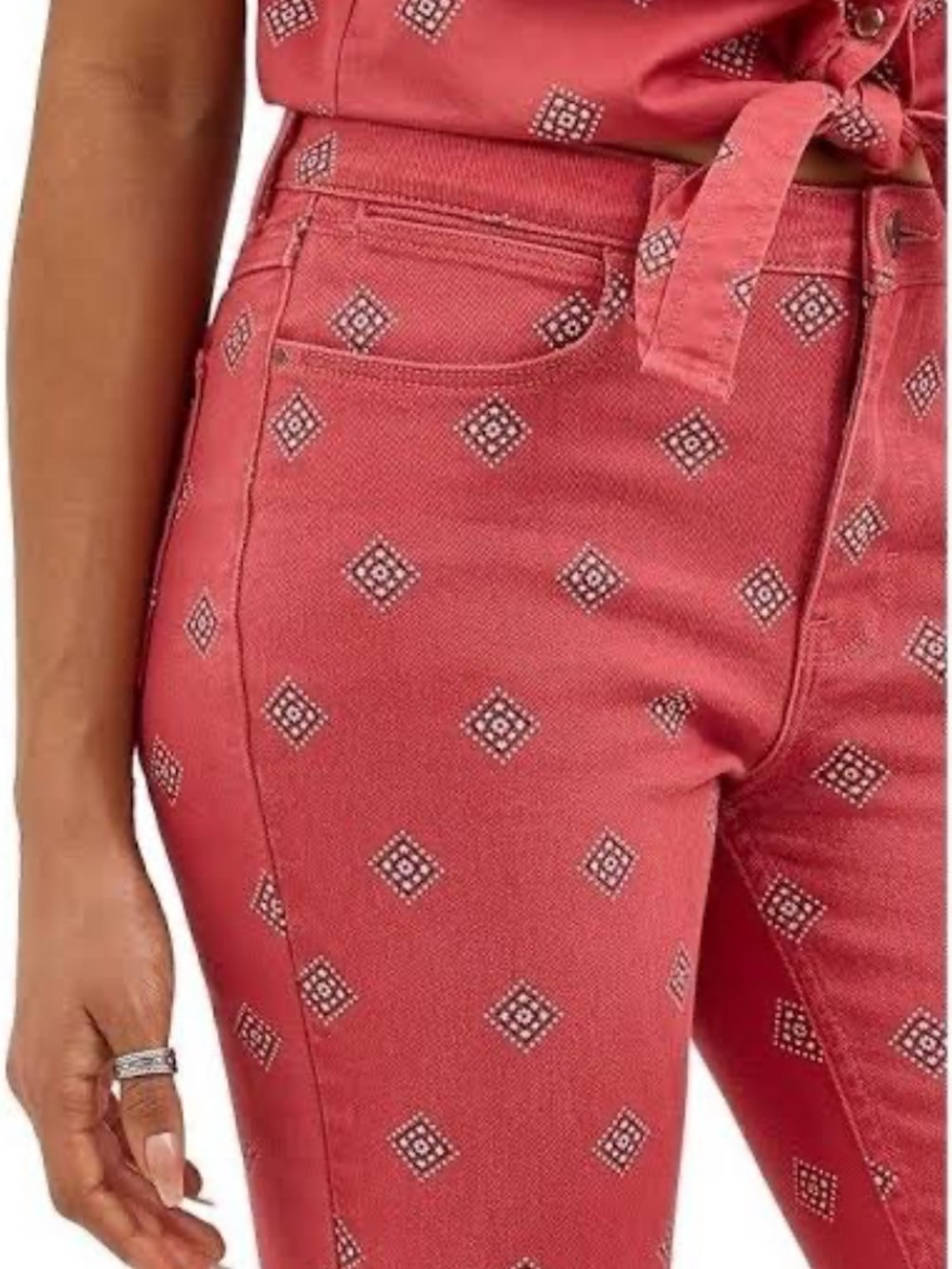 NWT Wrangler Bold Boot Red Bandana-Print High-Rise Jeans - Picture 2 of 9